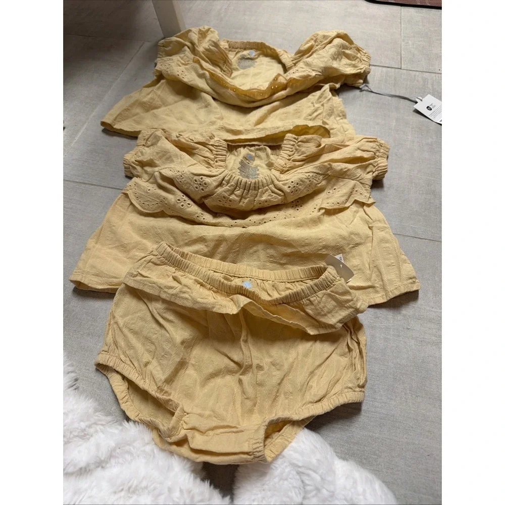 Girls' 2pc Eyelet Seersucker Set by Cloud Island 18 months, 3 Pieces Bonus Shirt